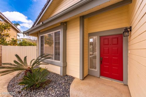 2942 Klamath Ave, Simi Valley, CA 93063-5730