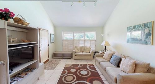 6 Ocean Park Ct, Isle Of Palms SC  29451-2244 exterior