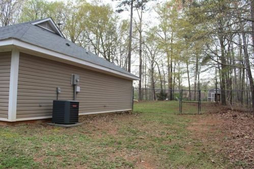 325 Woods Ln, Mcdonough, GA 30252-3943