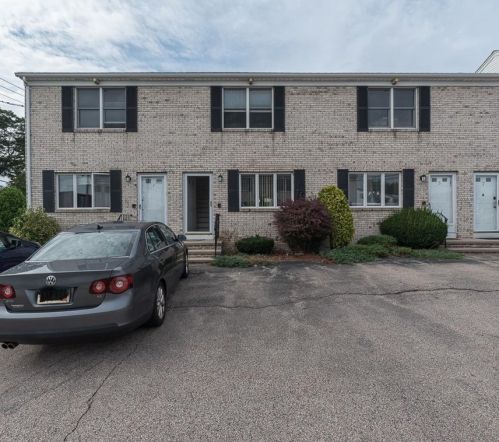 3 Sunflower Cir, Providence, RI 02911-2769