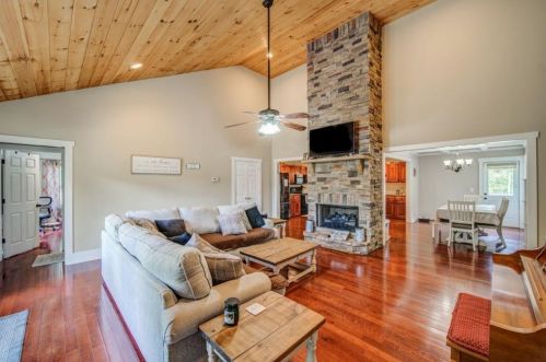 210 Gordon Rd, Big Canoe GA  30143-1021 exterior