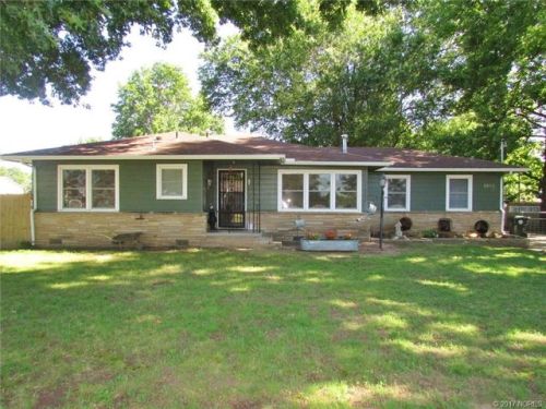 2807 Gibson St, Muskogee, OK 74403-2718
