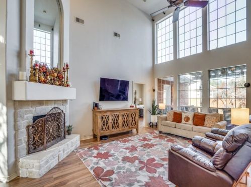 2507 Gln Morris Rd, Carrollton TX 75007-1916 exterior