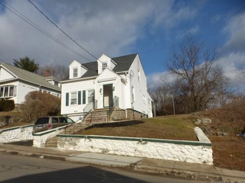 96 Tudor St, Waterbury, CT 06704-3024