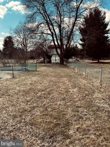 1811 Briggs Chaney Rd, Silver Spring MD 20905-4511 exterior