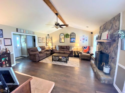 107 Hawthorne Cir, Lagrange, GA 30240-9712