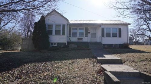 304 Park Ave, Crewe, VA 23930-1432