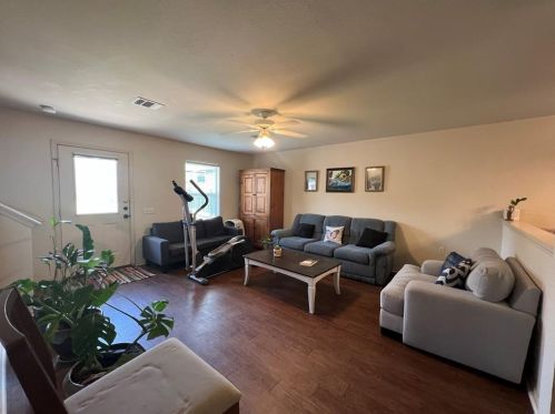 11500 Hungry Horse Dr, Webberville TX  78653-4658 exterior