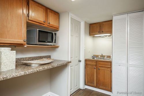 350 55th St, Willowbrook IL  60514-3015 exterior