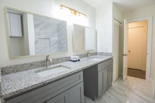 1018 Brookhollow Dr, Irving TX  75061-5514 exterior