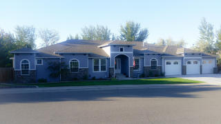 1107 22nd Ave, Kennewick, WA 99337-7819