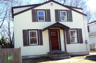 120 Cottage Grove Ave, Warwick RI  02889-8703 exterior