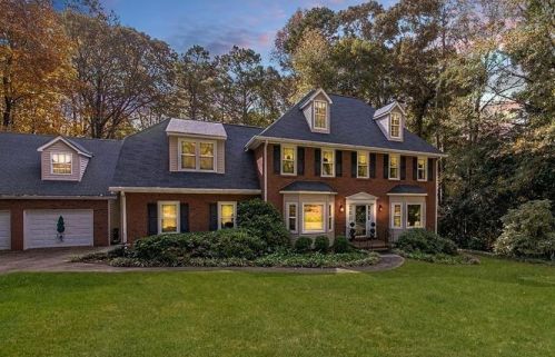 251 Whitesand Bay Dr, Stockbridge, GA 30281-6202