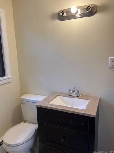 1082 Davis Ave, Killingly CT  06239-1609 exterior