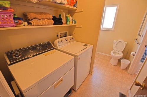 939 Nile Way, Aurora CO 80012-3217 exterior