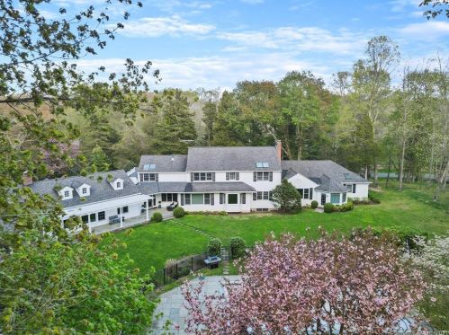 61 Hunting Ridge Rd, Greenwich, CT 06831-3122