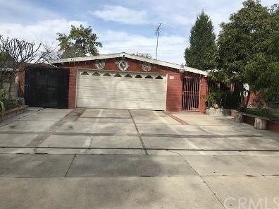613 Pomona St, Santa Ana, CA 92707-2339