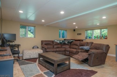 40 Ironia Rd, Dover NJ  07869-3905 exterior