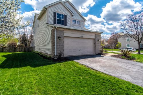 2732 Stockton Rd, Naperville, IL 60564-9467