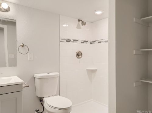 697 Evanston St, Aurora CO 80014-1543 exterior