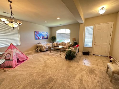 7214 Campania Ct, Elk Grove, CA 95757-3008
