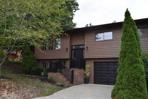 567 Fairwood Rd, Huntington, WV 25705-2203