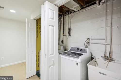 103 Claybrook Dr, Silver Spring MD 20902-3114 exterior