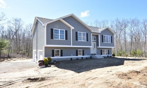 375 Ledge Rd, Coventry, RI 02816-4924