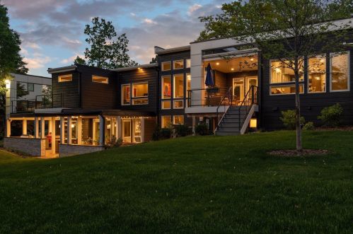 209 Westwood Dr, Minneapolis MN  55422-5260 exterior