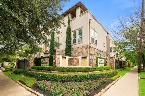 3313 Hall Ct, Dallas, TX 75219-3694