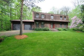 32 Crooked Creek Dr, Plattville, IL 60560-9703