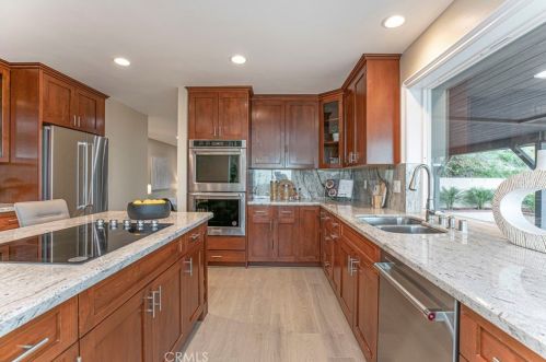815 Moorside Dr, Glendale CA  91207-1135 exterior