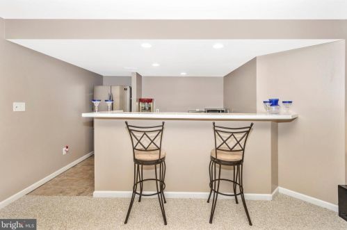 8 Farmstead Pl, Middletown MD  21769-7742 exterior