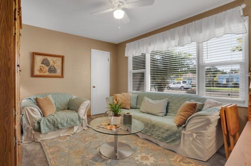 1700 Kenneth Dr, Turlock CA 95380-3421 exterior