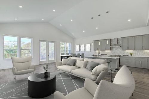 713 Baywood Dr, Taylor Lake Village TX exterior