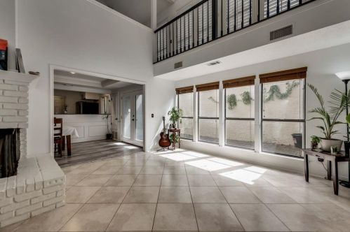 17025 Knots Lndg, Addison, TX 75001-5033