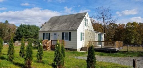 52 Gordon Ave, Huntington, CT 06484-4411