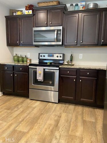 106 Meadow Creek Ct, Commerce, GA 30530-7818