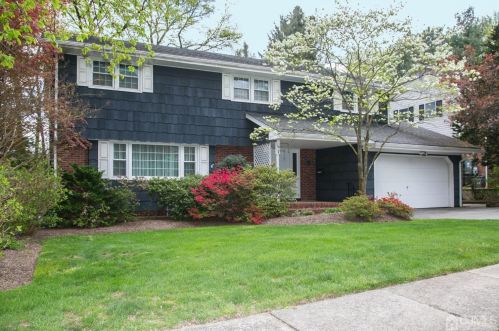 18 Cliffwood Pl, Metuchen, NJ 08840-2303