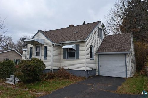 3014 Piedmont Ave, Duluth, MN 55811-2838