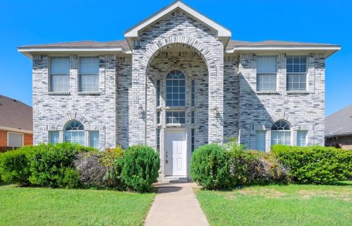 6917 Club Creek Dr, Fort Worth TX  76137-3363 exterior