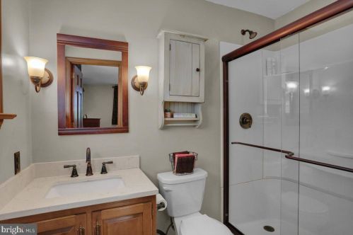 202 Suncrest Rd, Lancaster PA  17601-4835 exterior