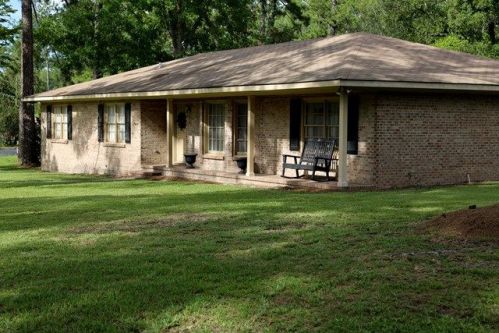 1206 Pruitt Dr, Waycross, GA 31501-6054