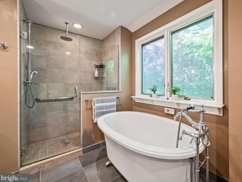 204 Sayre Dr, Princeton NJ  08540-5826 exterior
