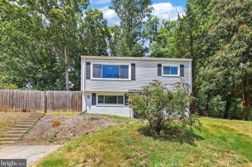 3214 Burbank Ln, Woodbridge, VA 22193-1332