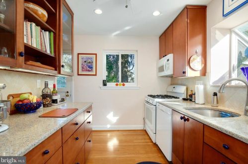 2303 Darrow St, Silver Spring MD 20902-4918 exterior