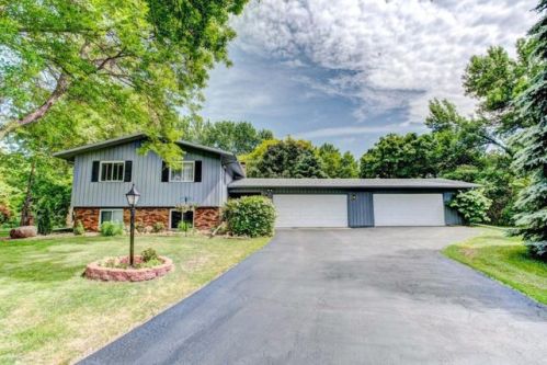 878 Dawn Ave, Saint Paul MN  55126-6403 exterior