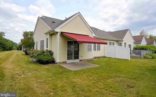 175 Meadowlark Dr, Trenton NJ  08690-3545 exterior