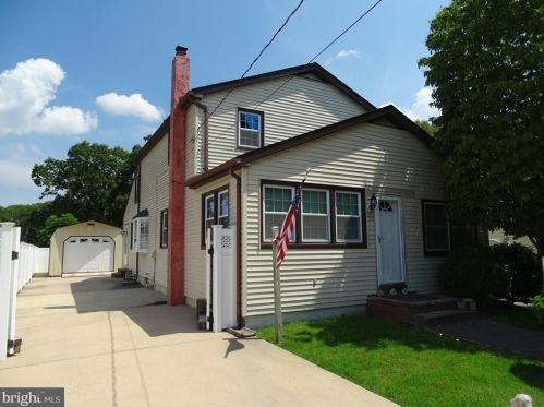 30 South St, Lacey Township, NJ 08734-1722