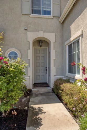 1813 New Chesham Ct, Modesto, CA 95355-9290